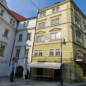 At The Blue Lion & Parking Assistance Praha